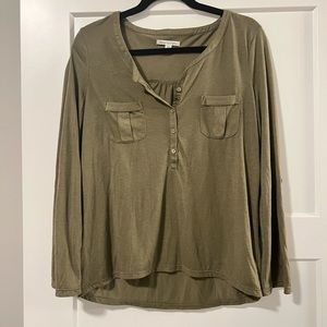 Olive long sleeve with buttons and pockets